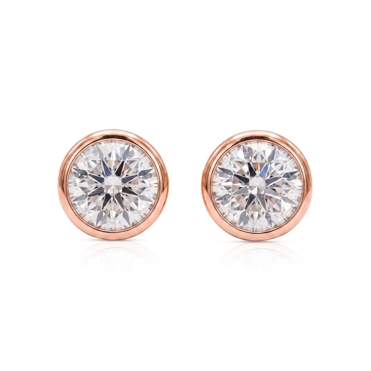 Liana earrings in 14K yellow gold with a round-cut lab-grown diamond
