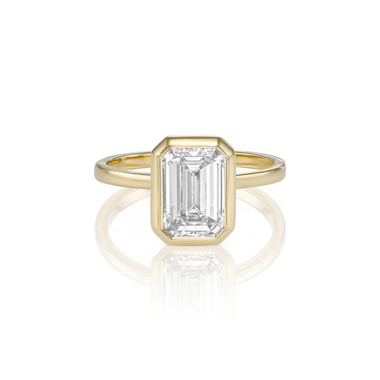 Colette ring in 14K yellow gold with an emerald-cut lab-grown diamond