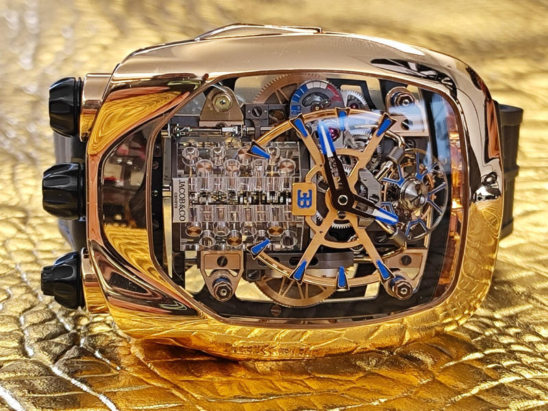 תקריב על מנוע ה-W16 המיניאטורי שבתוך שעון Jacob & Co Bugatti Chiron Tourbillon