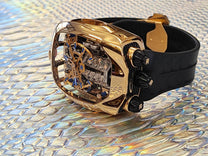 שעון Jacob & Co Bugatti Chiron Tourbillon, מבט אלכסוני על המנגנון והטורבילון