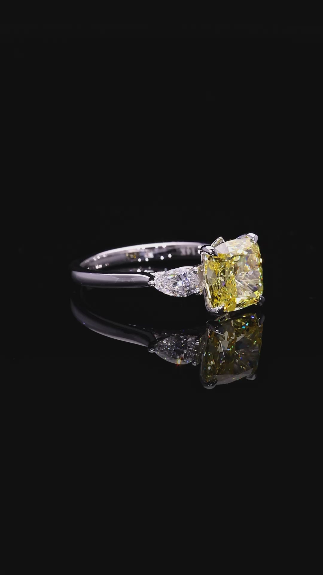 Aline — Cushion Ring — 360
