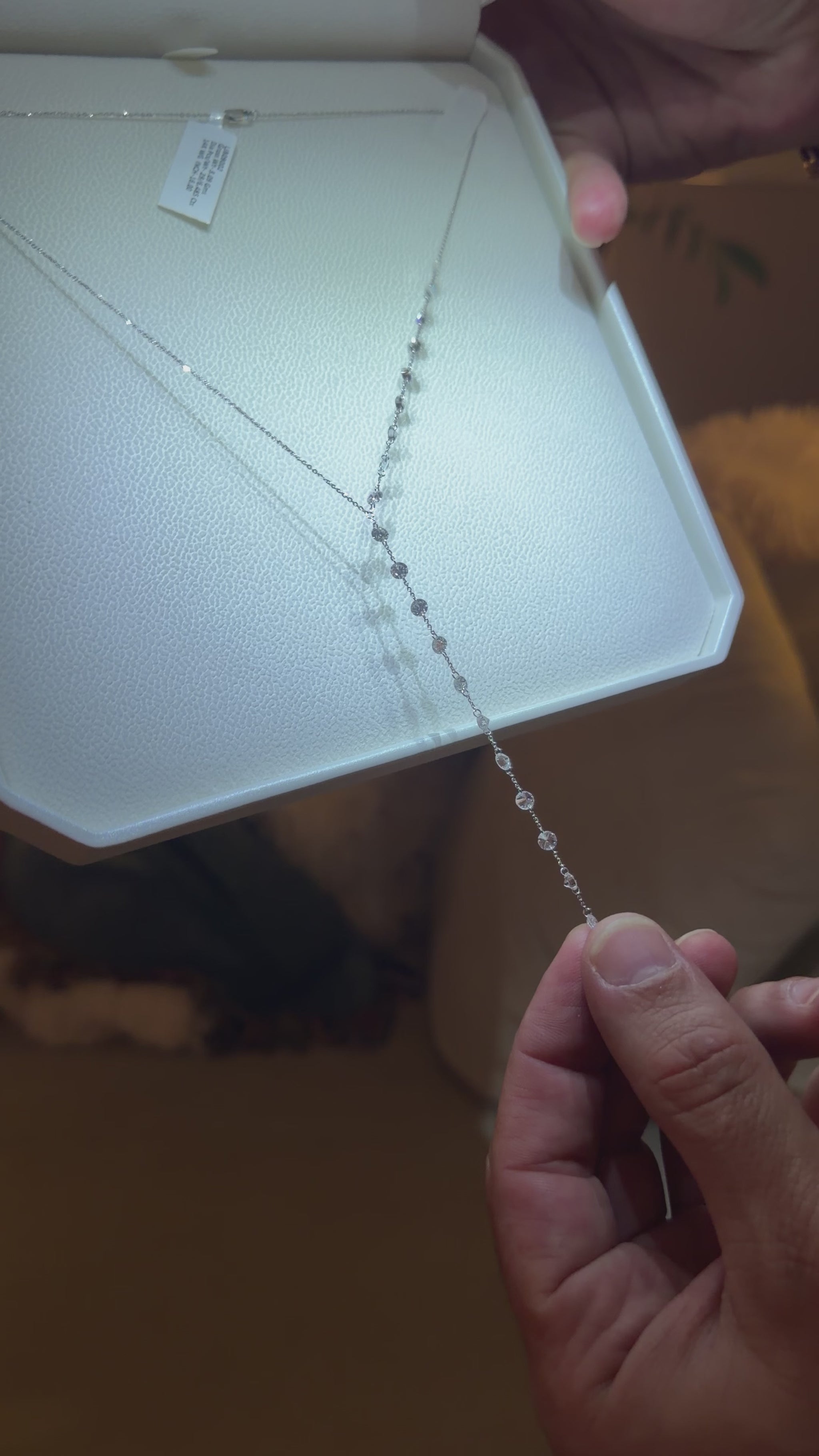 Drilled — Diamond Lariat Necklace — זהב לבן — וידאו