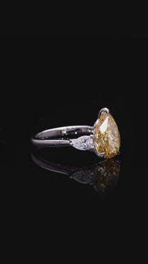 Ariane — Pear Ring — 360