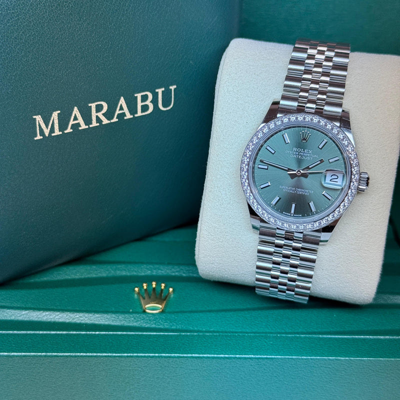 שעון Rolex Datejust 31 עם לוח מנטה ומסגרת משובצת יהלומים, בקופסת רולקס